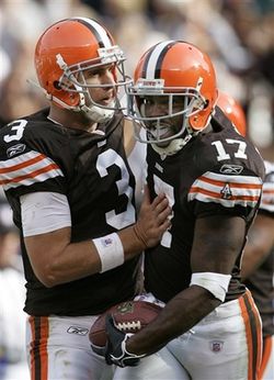 Capt_f551aa52847b4954b3338560be2822d3_dolphins_browns_football_ohtd106