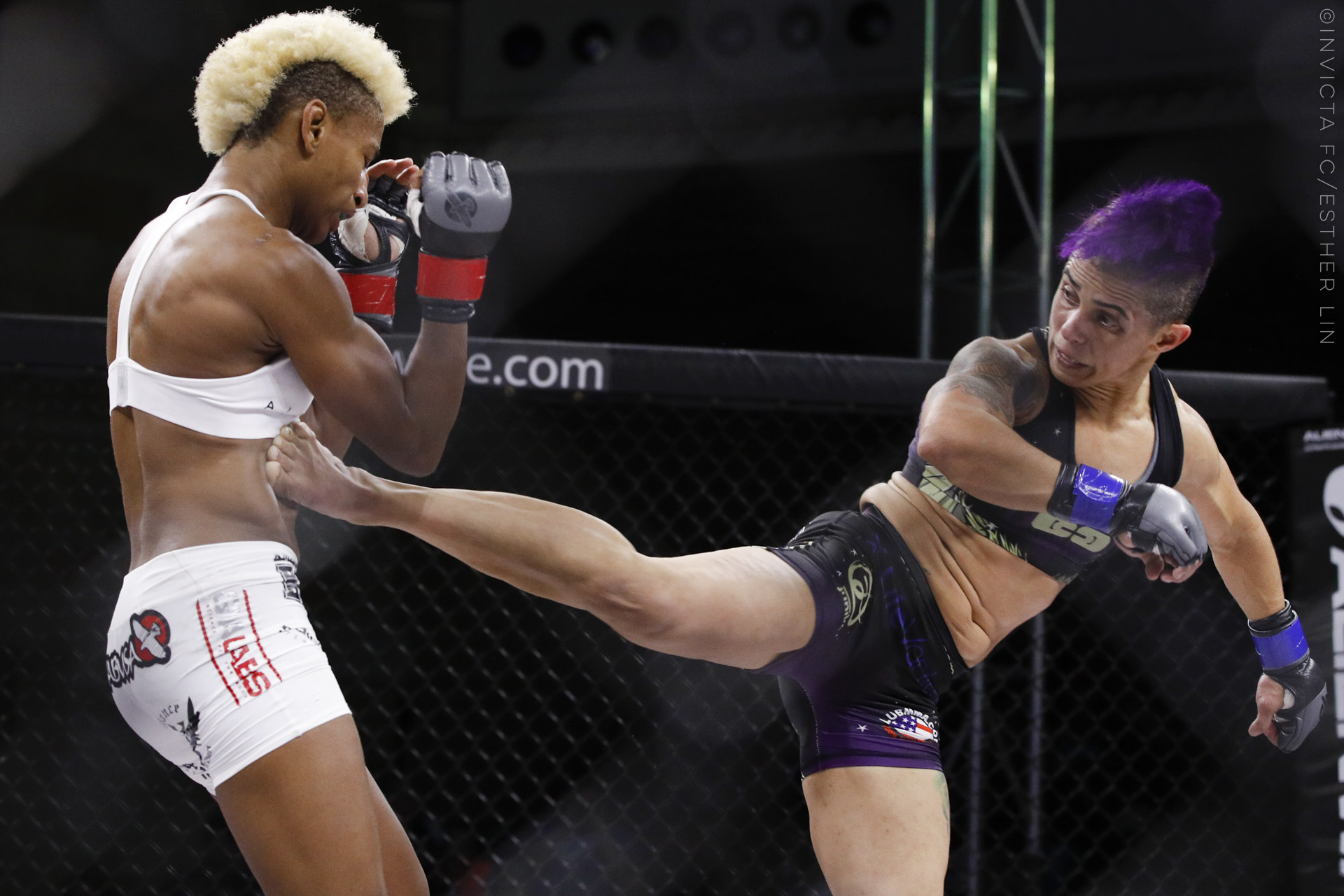 Angela Hill vs Kaline Medeiros