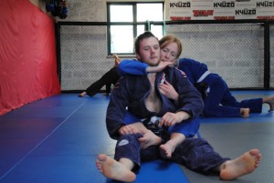 Amanda English on rolling around with Jiu Jitsu